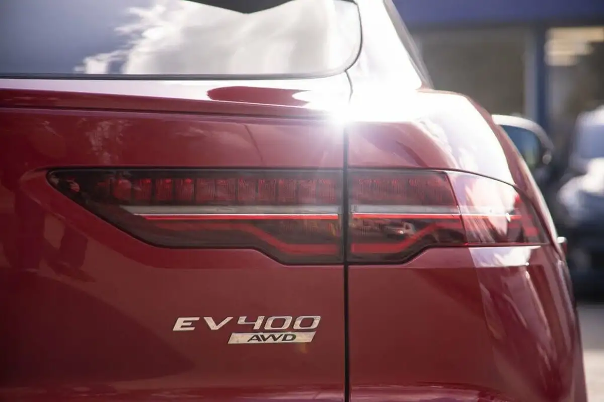 2018-jaguar-i-pace-ev400-hse-big-42