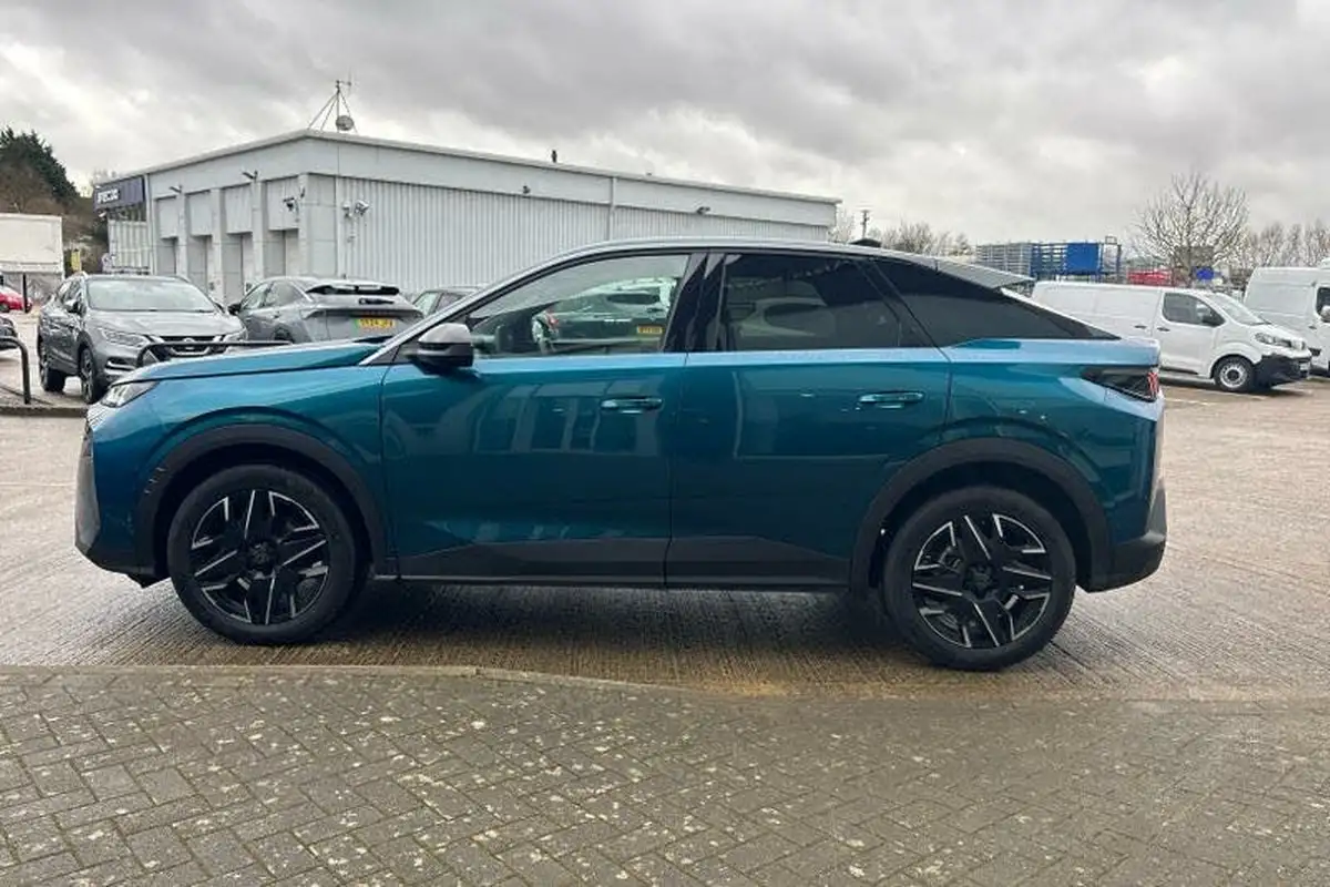 2024-peugeot-3008-suv-12-puretech-allure-136ps-hybrid-e-dsc6-big-4