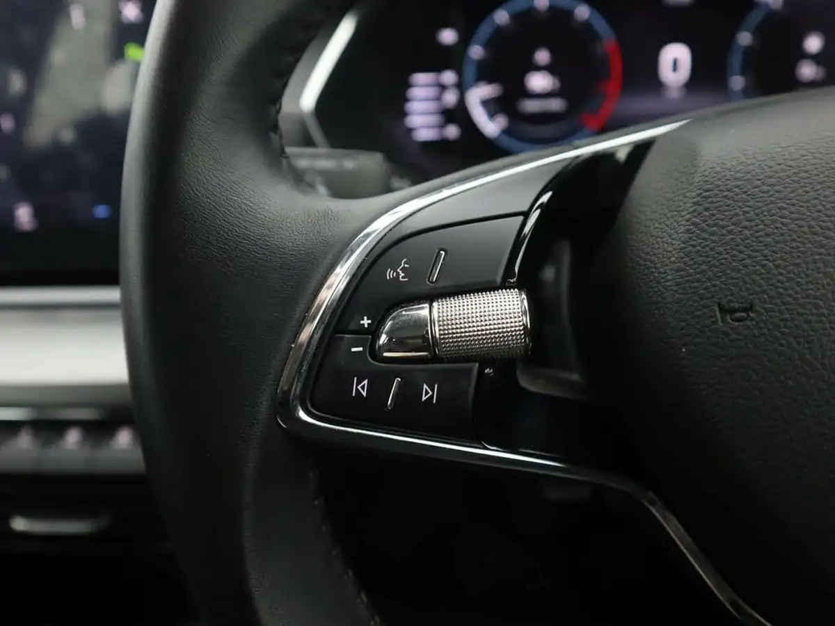 2020-skoda-octavia-10-tsi-se-technology-109ps-estate-big-31
