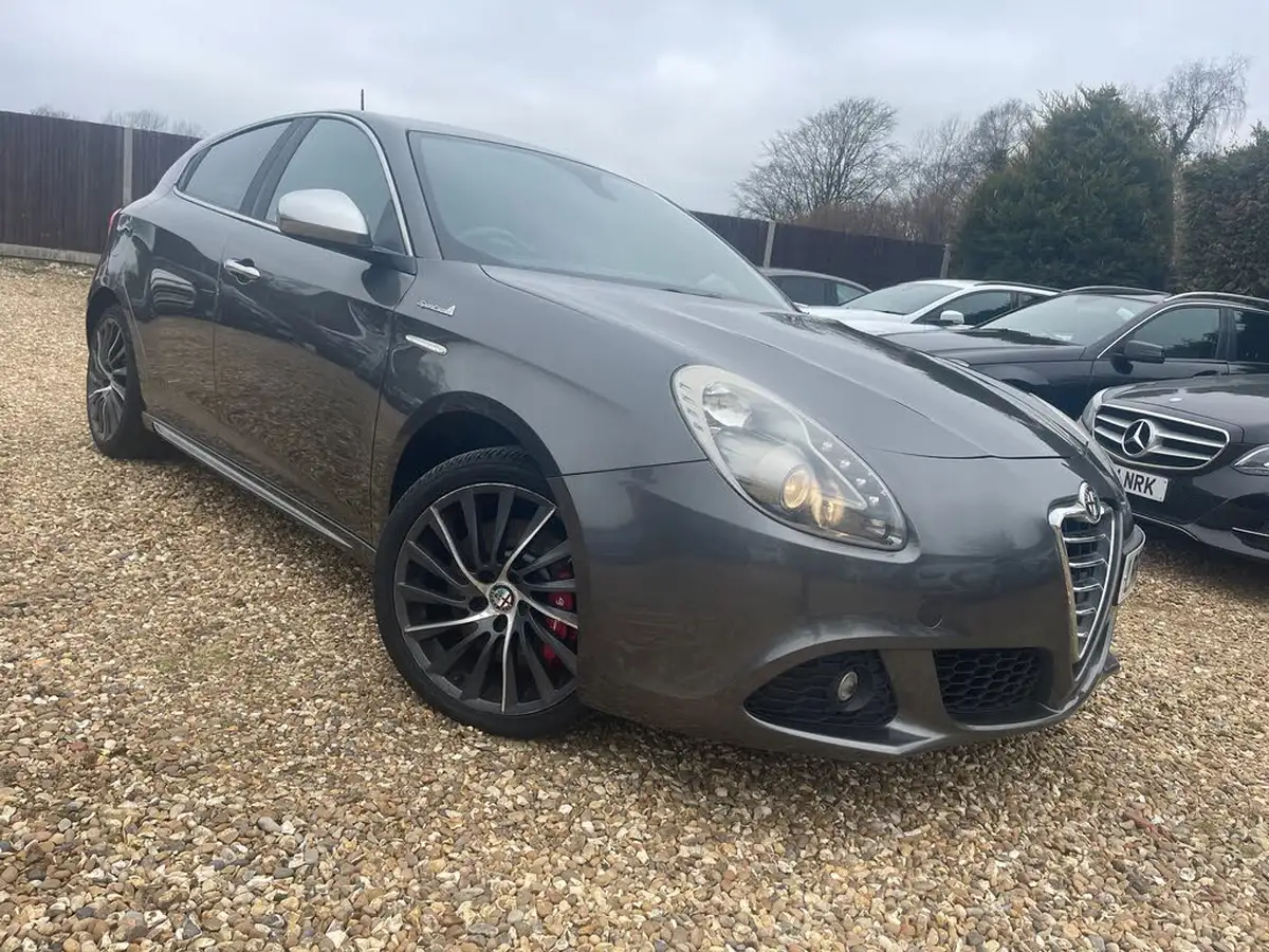 2013-alfa-romeo-giulietta-14-sportiva-big-0