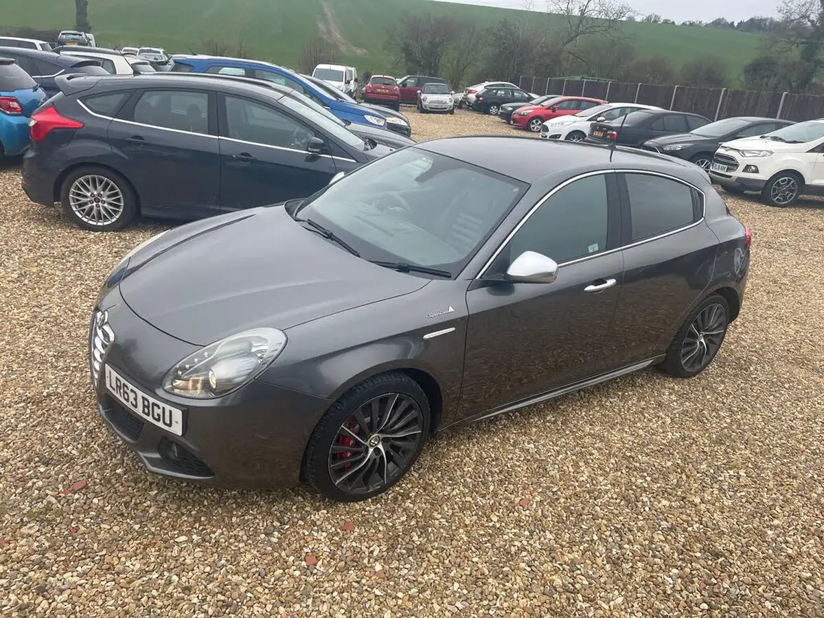 2013-alfa-romeo-giulietta-14-sportiva-big-28