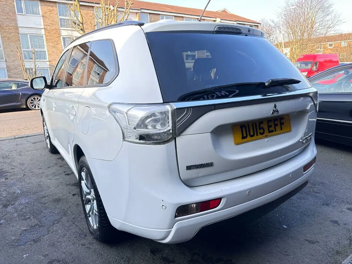 2015-mitsubishi-outlander-20-gx3h-phev-5st-big-6
