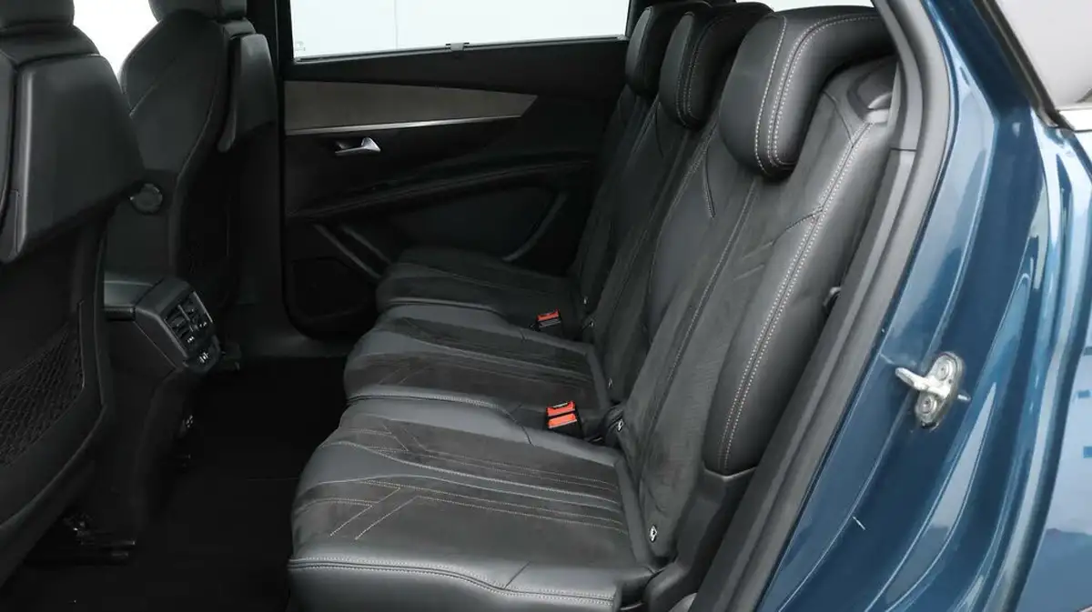 2021-peugeot-5008-suv-15-bluehdi-gt-big-16