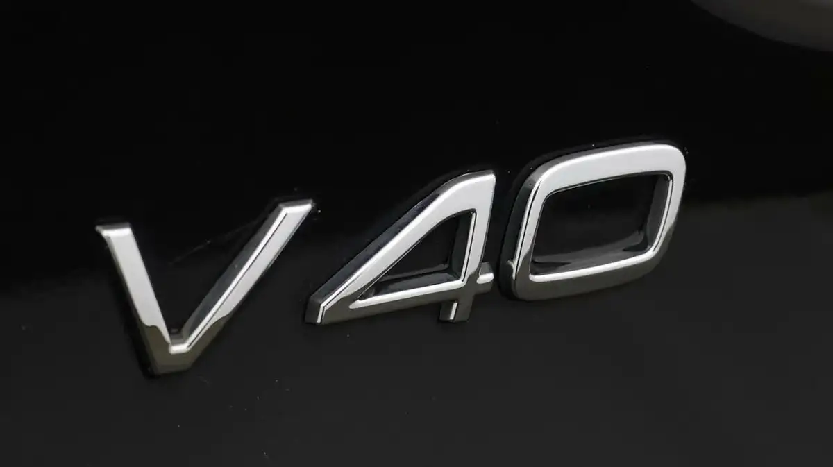 2018-volvo-v40-20td-d3-r-design-pro-big-20