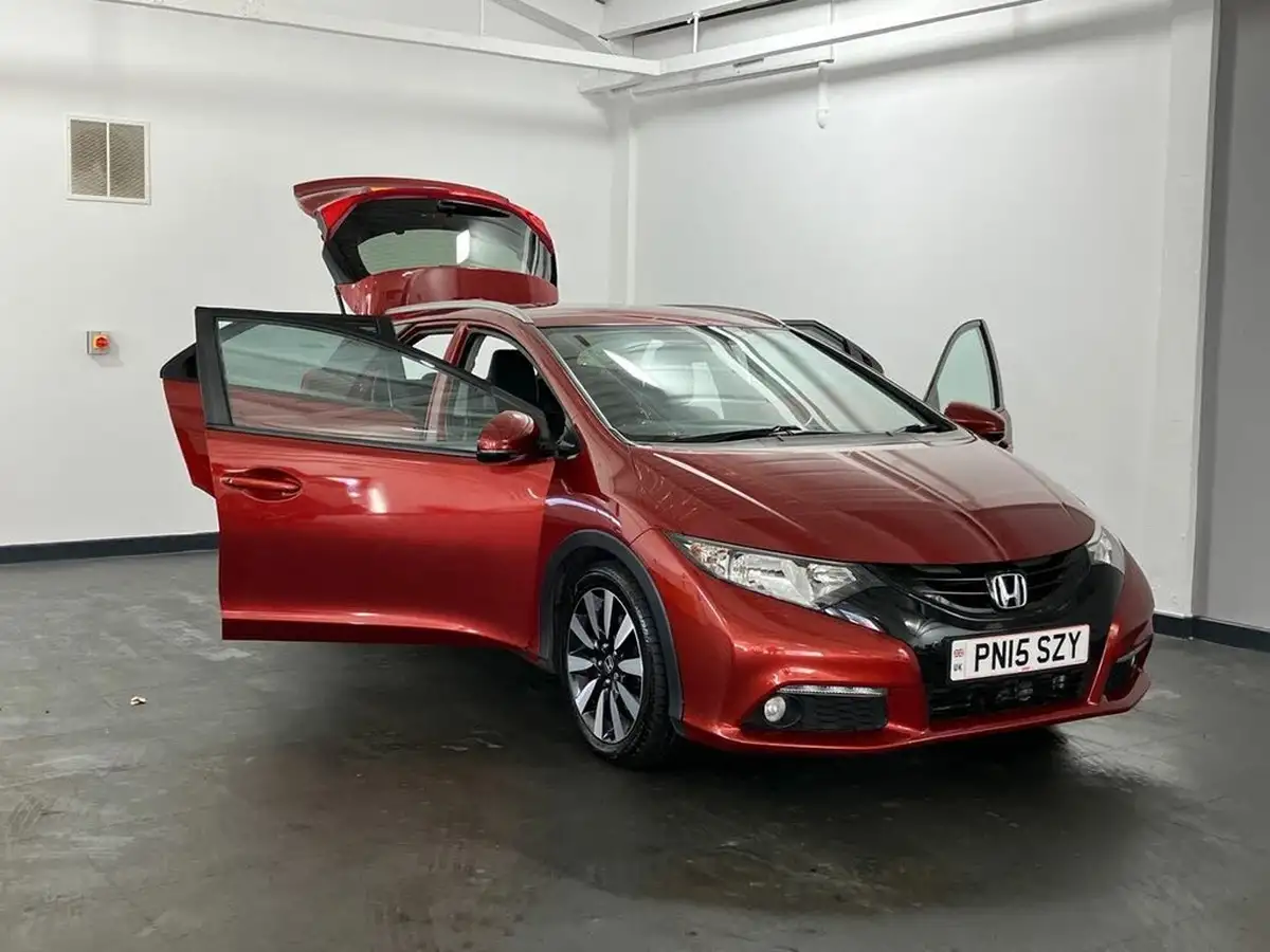 2015-honda-civic-18-sr-tourer-big-52