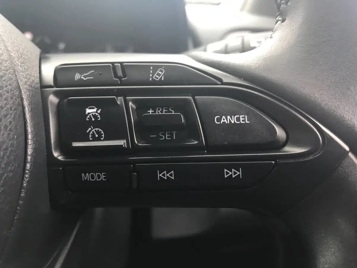 2022-mazda-mazda2-15-agile-big-21
