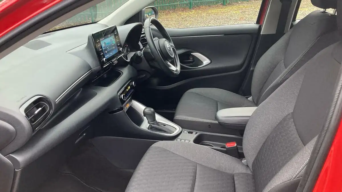 2022-toyota-yaris-15-vvt-i-icon-big-9