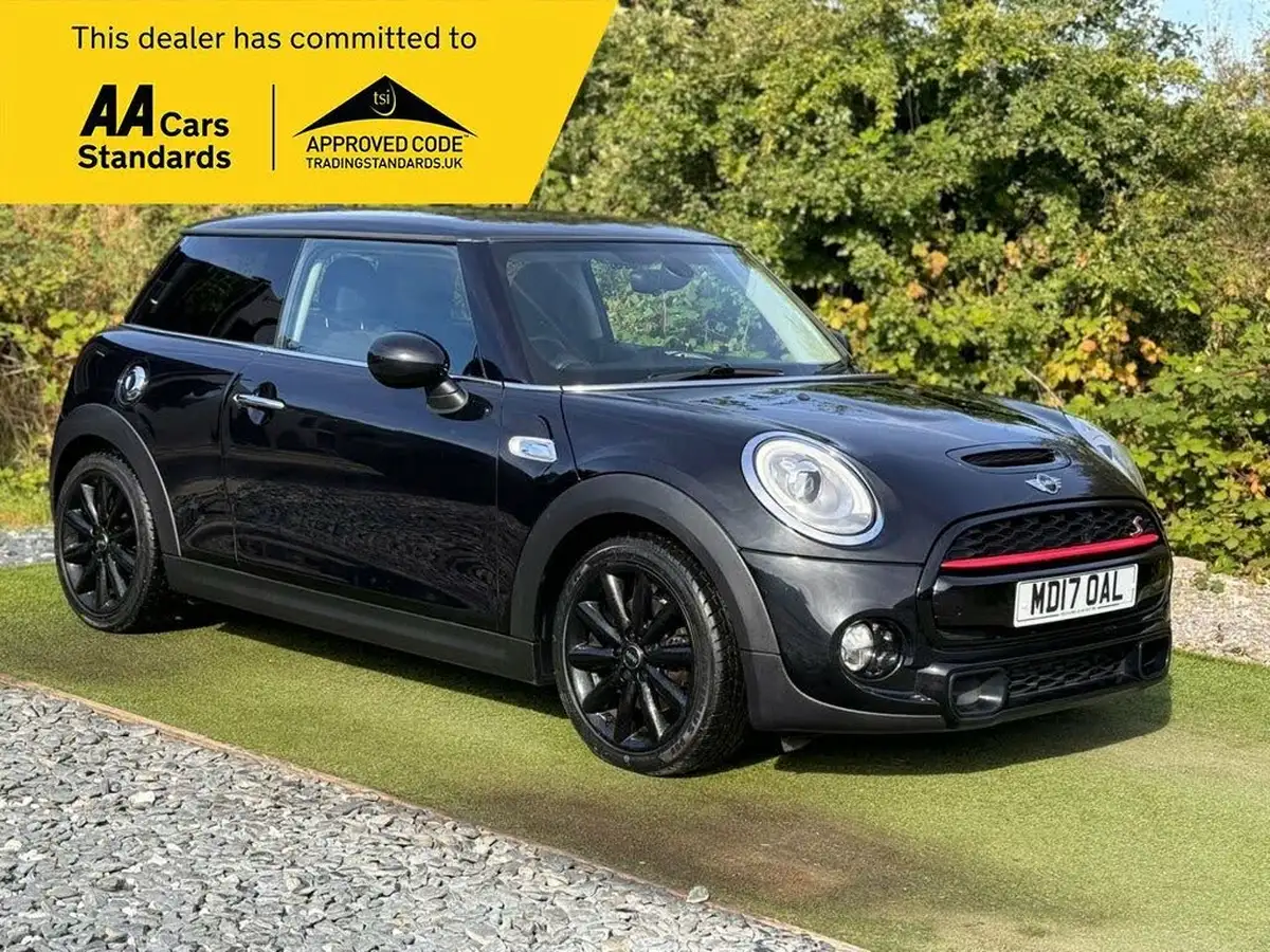 2017-mini-cooper-20-cooper-s-ss-hatchback-3d-sport-auto-big-0