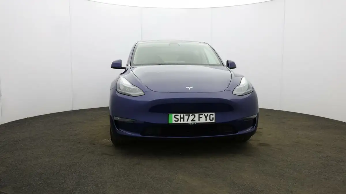 2022-tesla-model-y-e-long-range-big-37