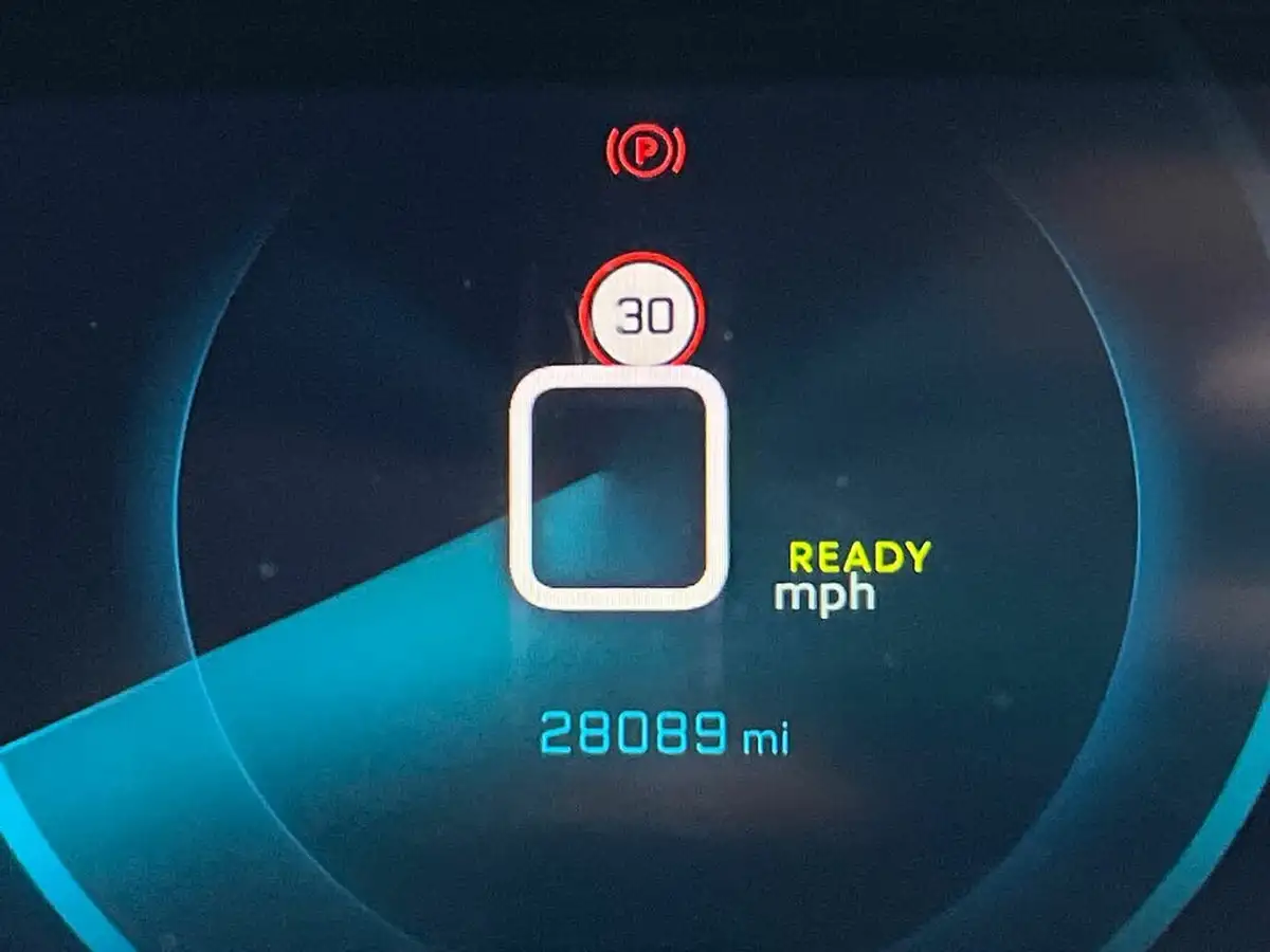 2023-peugeot-2008-suv-e-gt-136bhp-50kwh-station-wagon-big-26