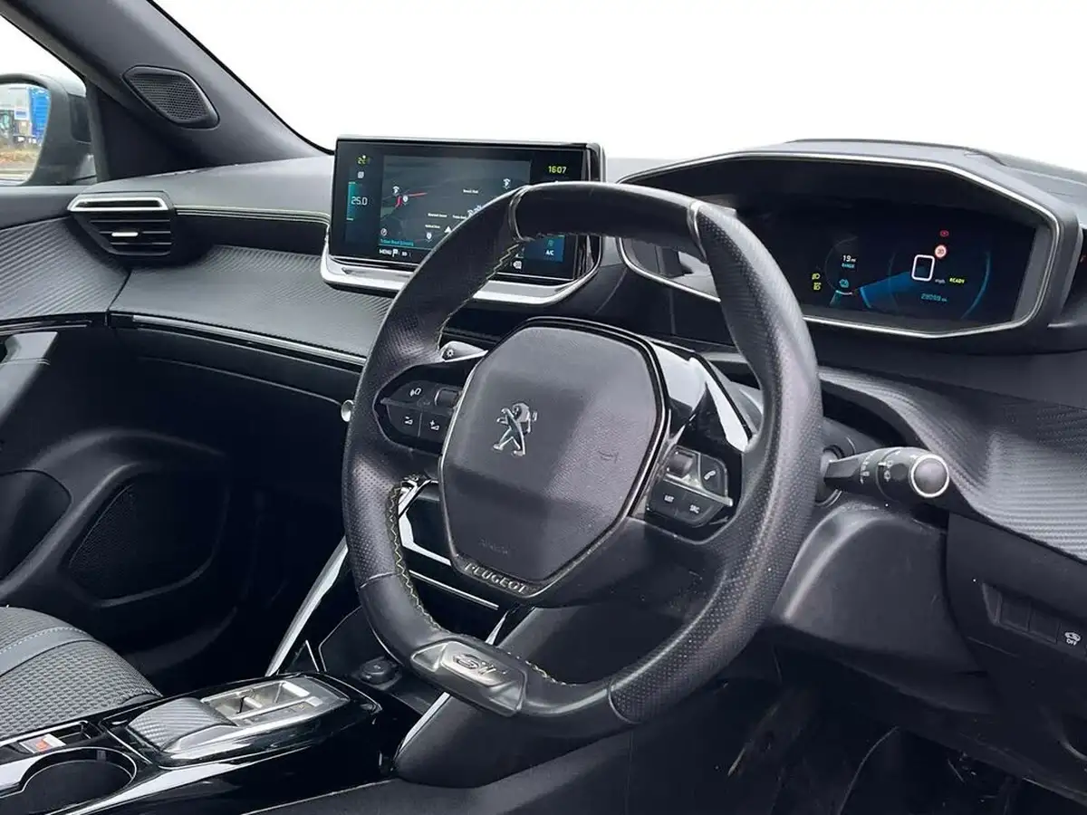 2023-peugeot-2008-suv-e-gt-136bhp-50kwh-station-wagon-big-4