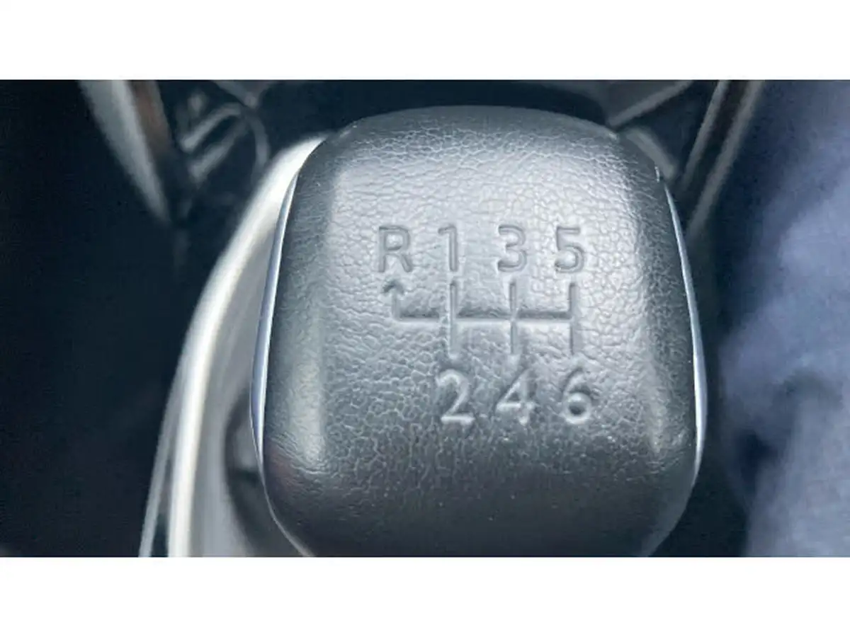 2023-peugeot-2008-suv-12-puretech-allure-premium-100bhp-big-25