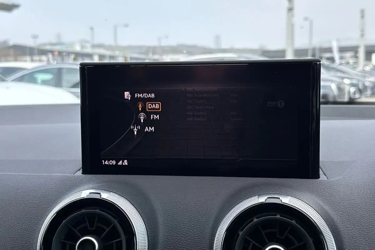 2024-audi-q2-10-30-tfsi-s-line-110ps-big-36