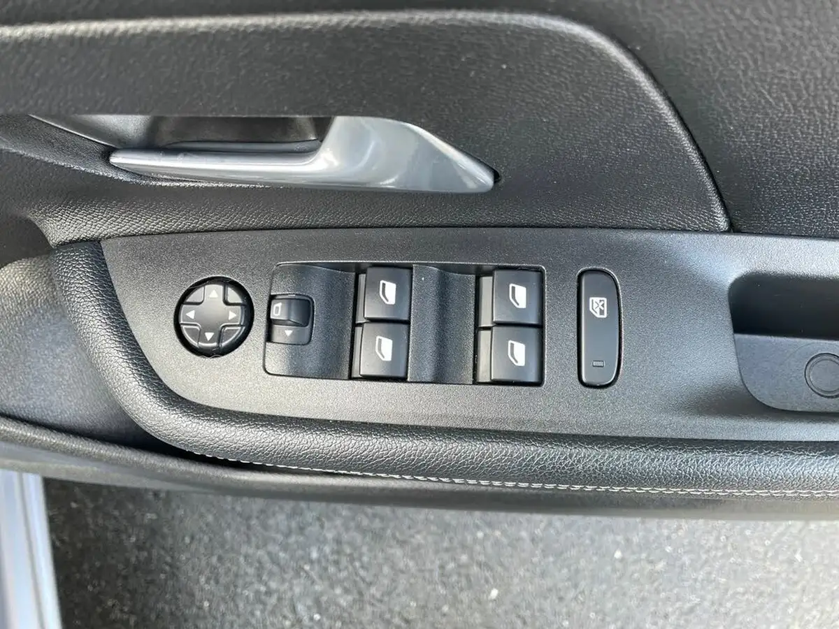 2021-vauxhall-mokka-12-sri-100ps-big-19
