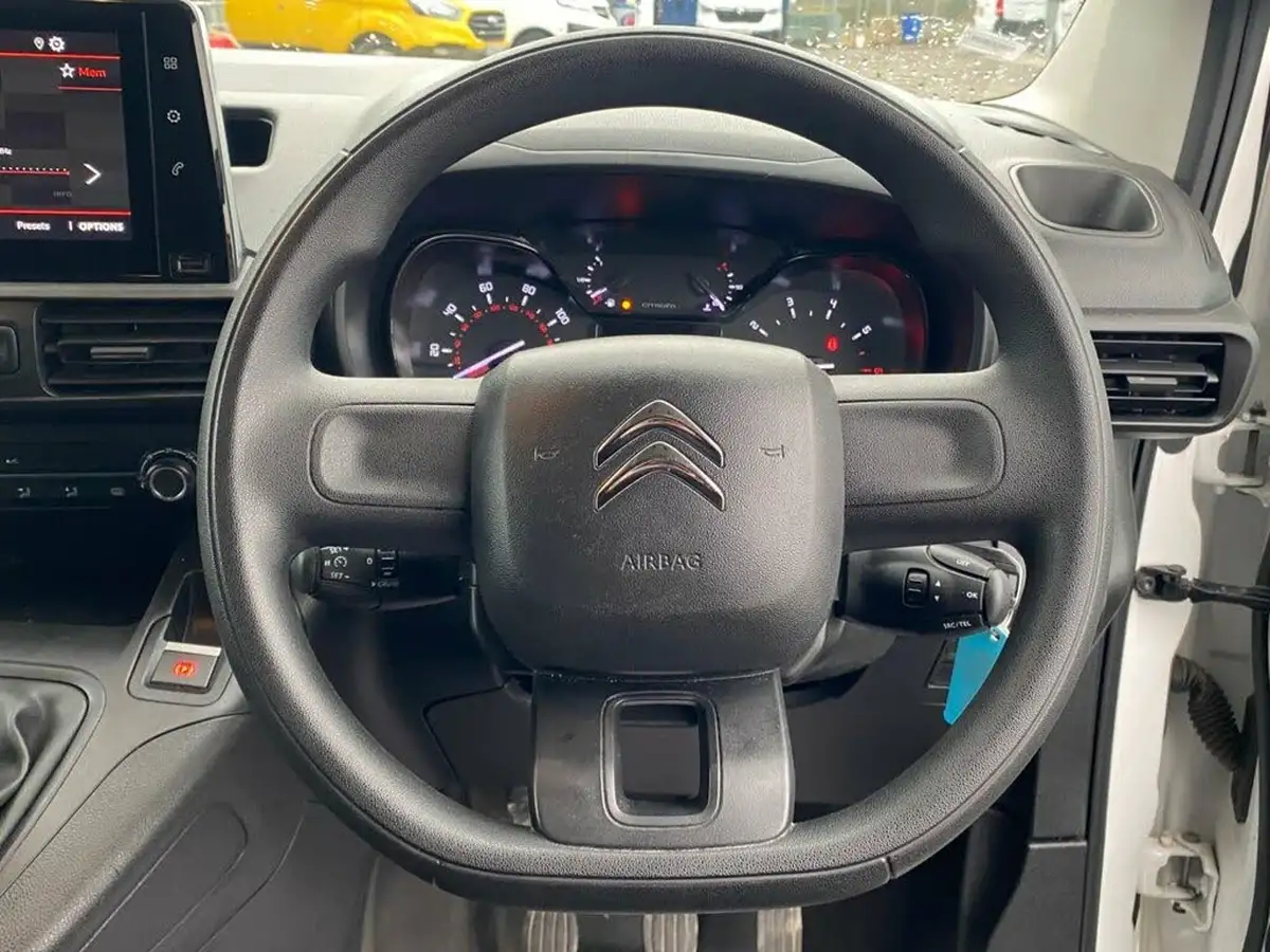 2019-citroen-berlingo-16bluehdi-1000-enterprise-big-16