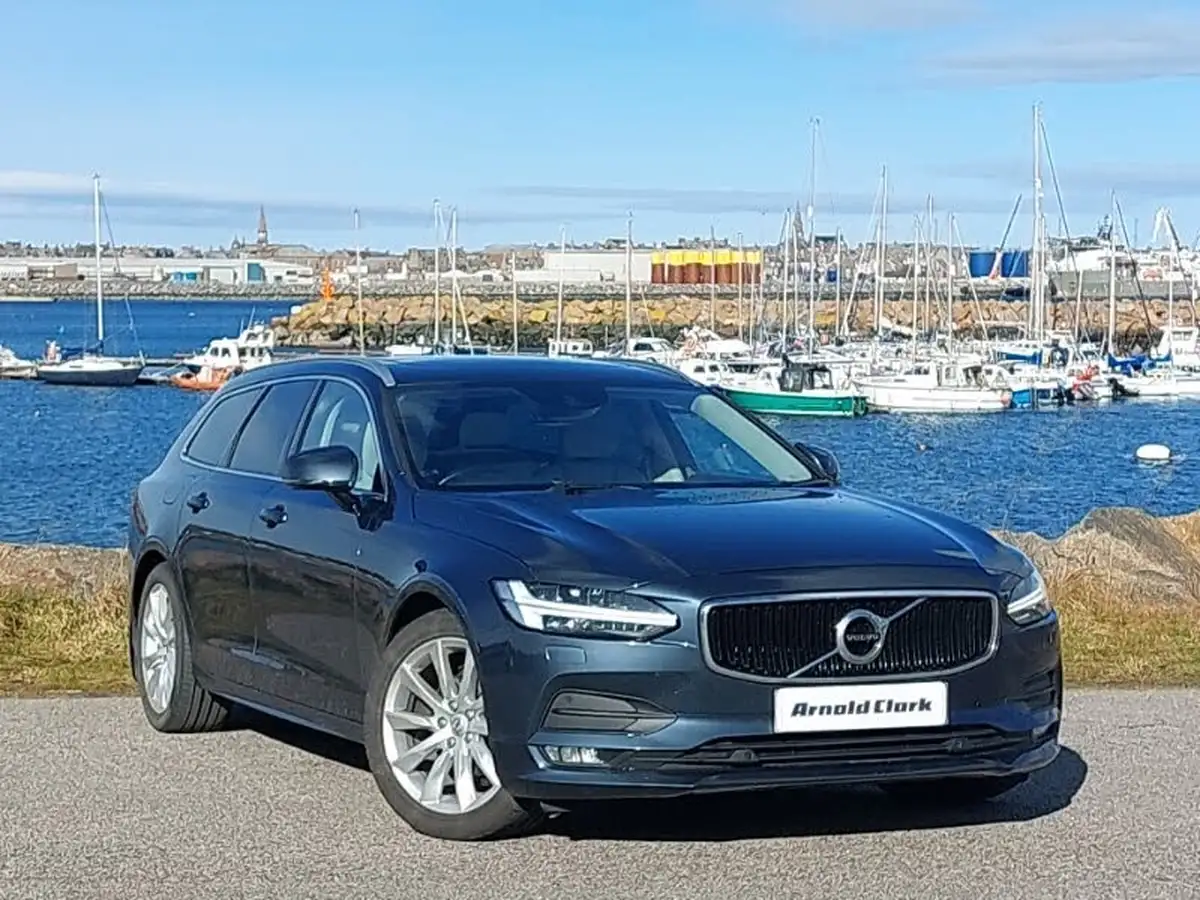 2019-volvo-v90-20td-d4-momentum-plus-big-0