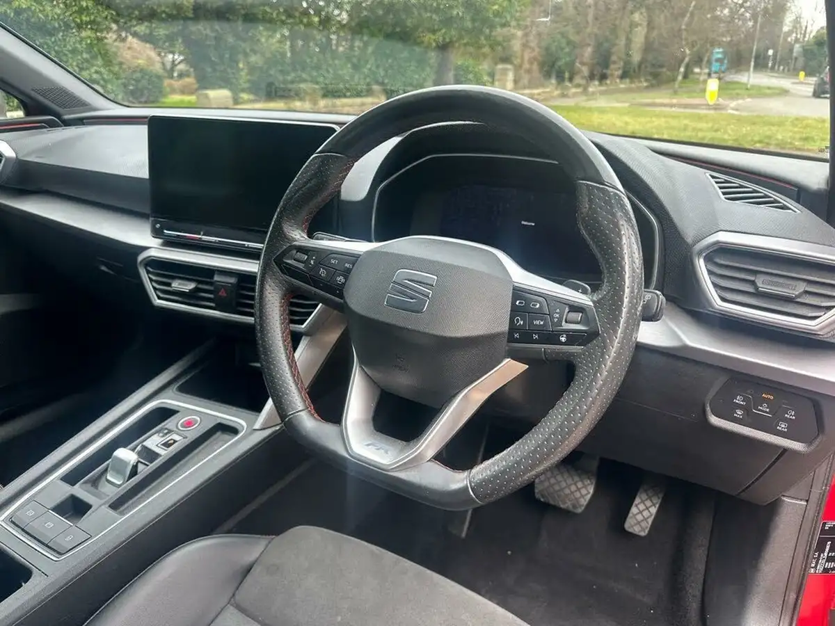 2021-seat-leon-15-etsi-fr-sport-hatchback-big-21