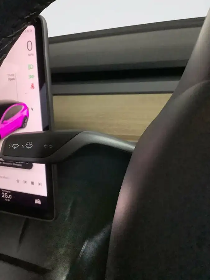 2020-tesla-model-3-e-long-range-big-21