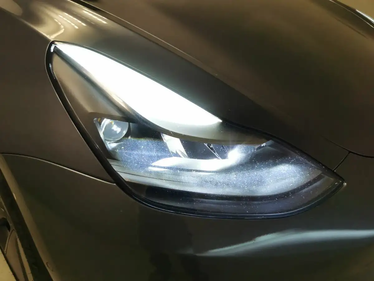 2020-tesla-model-3-e-long-range-big-6