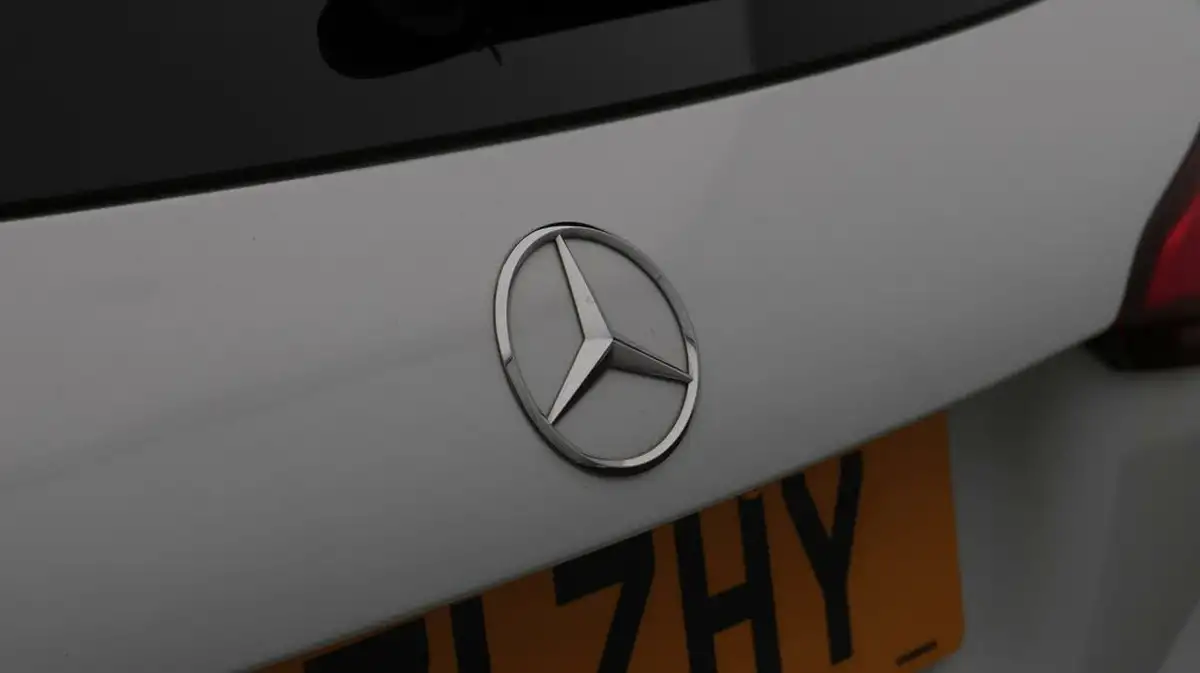 2021-mercedes-benz-a-class-13-a200-amg-line-premium-plus-edition-hatchback-5d-7g-dct-big-23