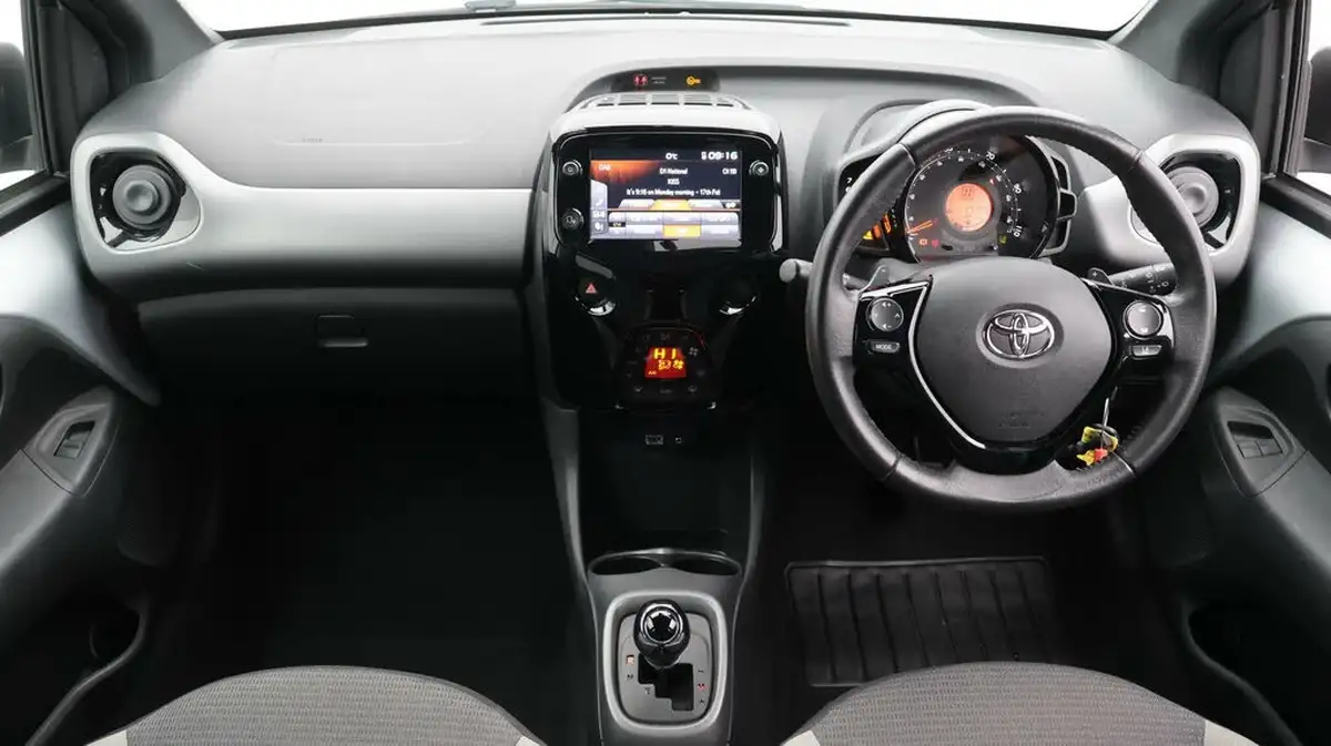 2021-toyota-aygo-10-vvt-i-x-trend-tss-x-shift-big-13
