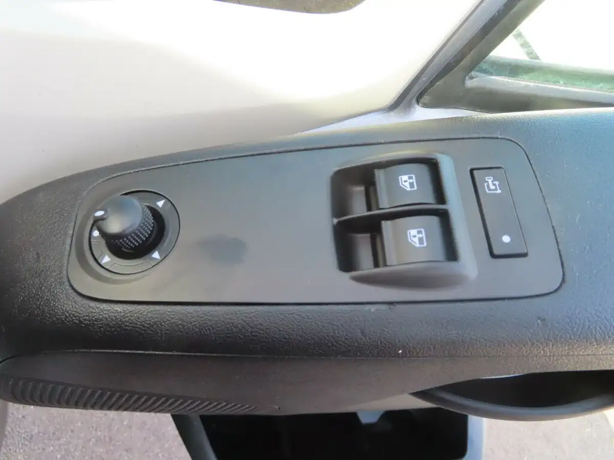 2022-peugeot-boxer-22-bluehdi-professional-335-l3-h2-panel-big-41
