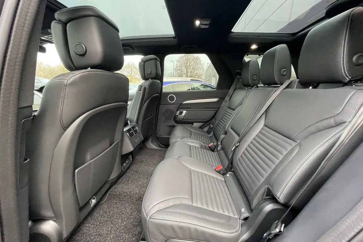 2024-land-rover-discovery-30-d350-dynamic-hse-big-49