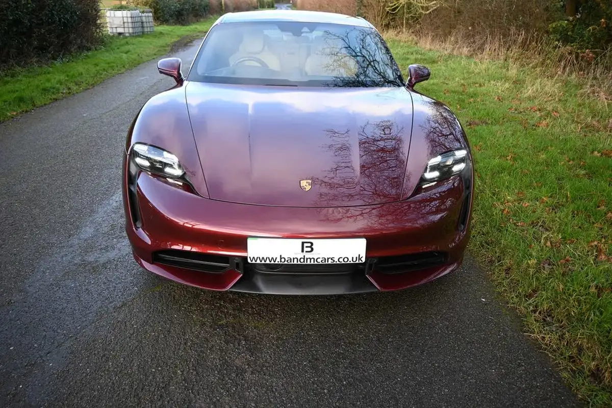 2021-porsche-taycan-e-turbo-big-1