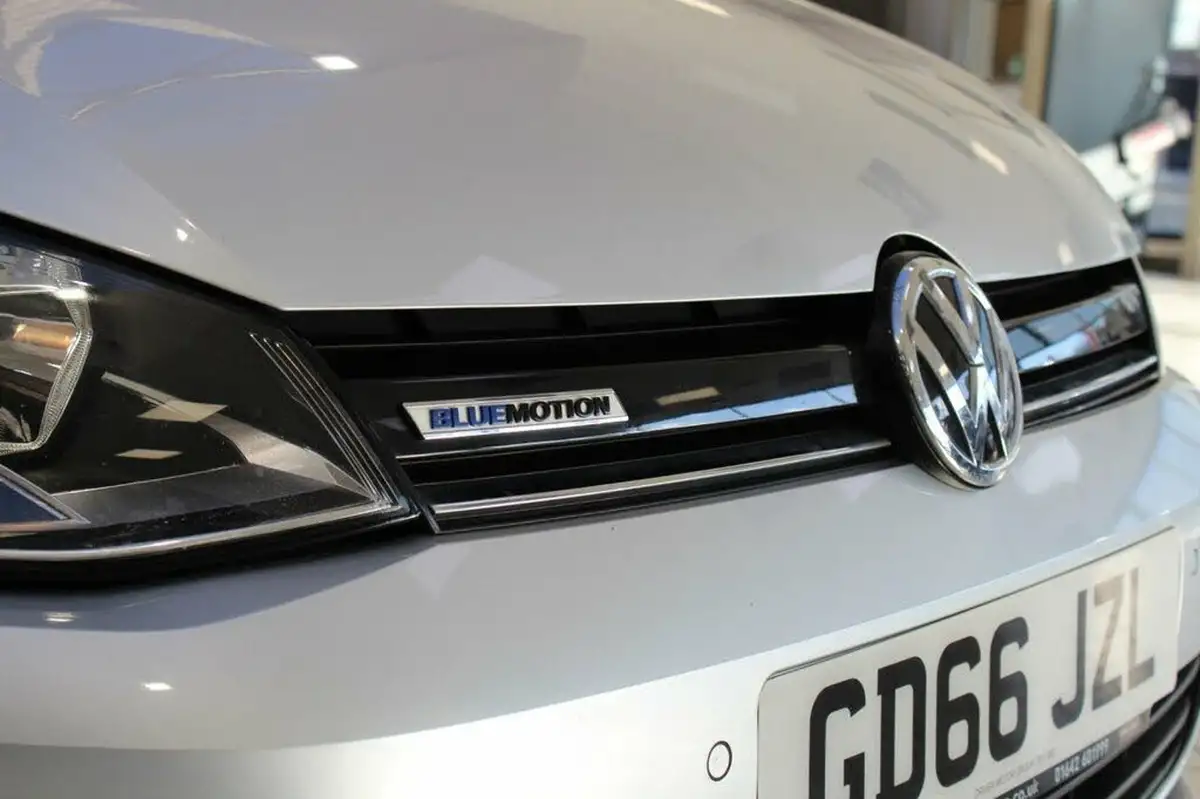 2017-volkswagen-golf-10-tsi-match-bluemotion-edition-5d-dsg-big-43