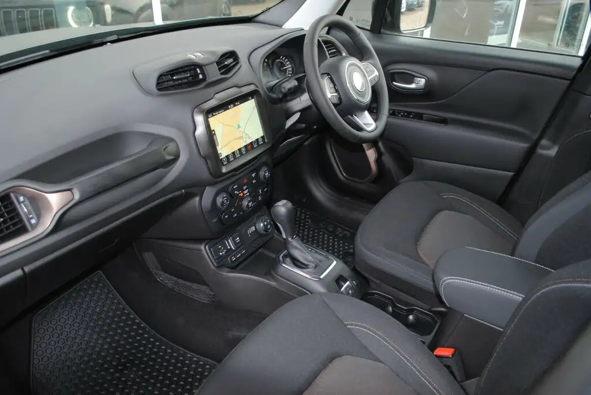 2023-jeep-renegade-13-gse-upland-big-3