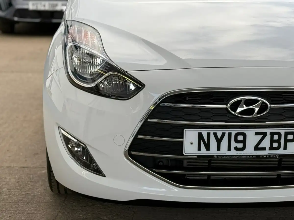 2019-hyundai-ix20-16-se-auto-big-11