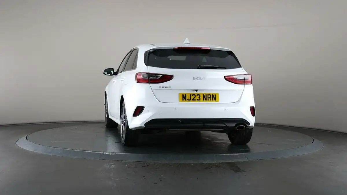 2022-kia-ceed-15-t-gdi-3-hatchback-big-38