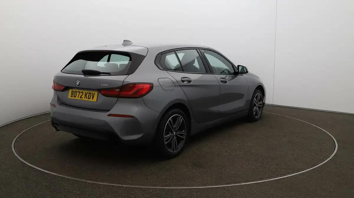 2023-bmw-1-series-15-118i-sport-dct-big-7