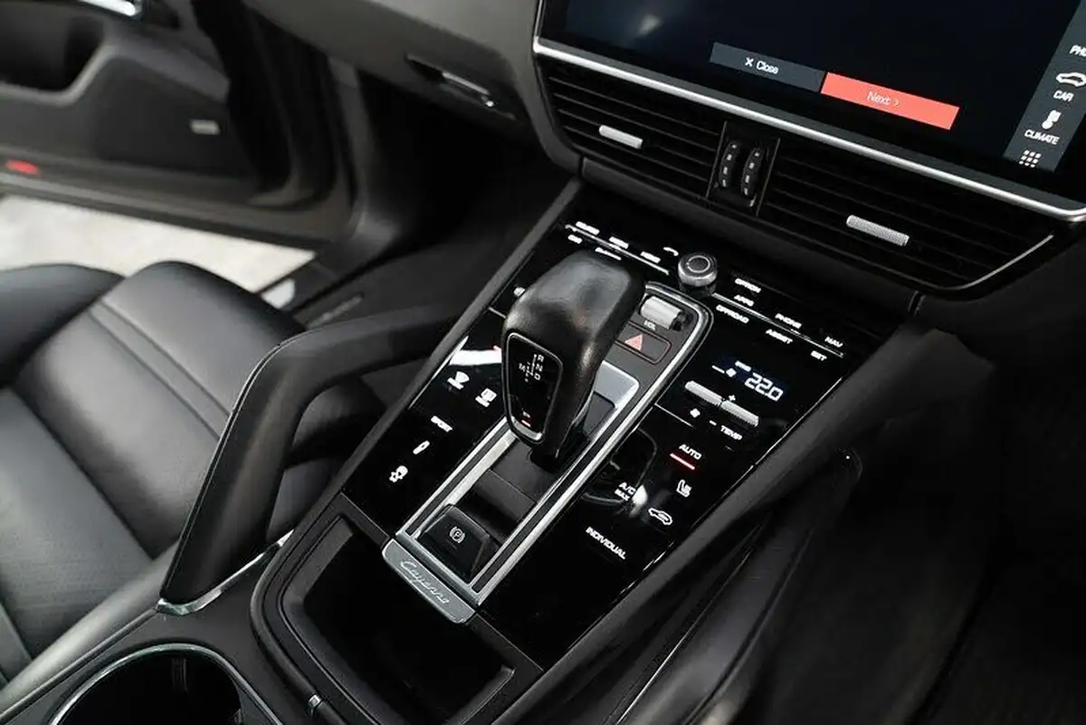 2019-porsche-cayenne-40-v8-turbo-coupe-big-4