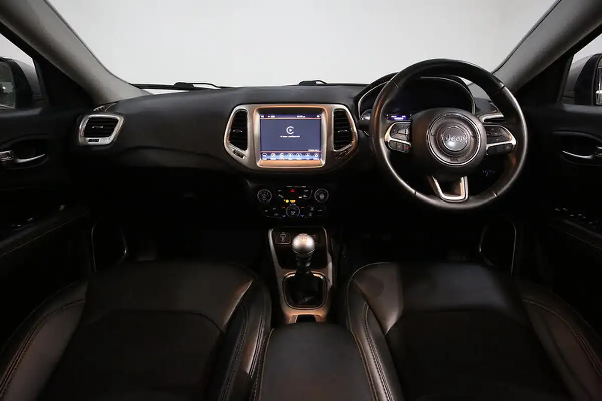 2019-jeep-compass-14-multiair-ii-longitude-big-29