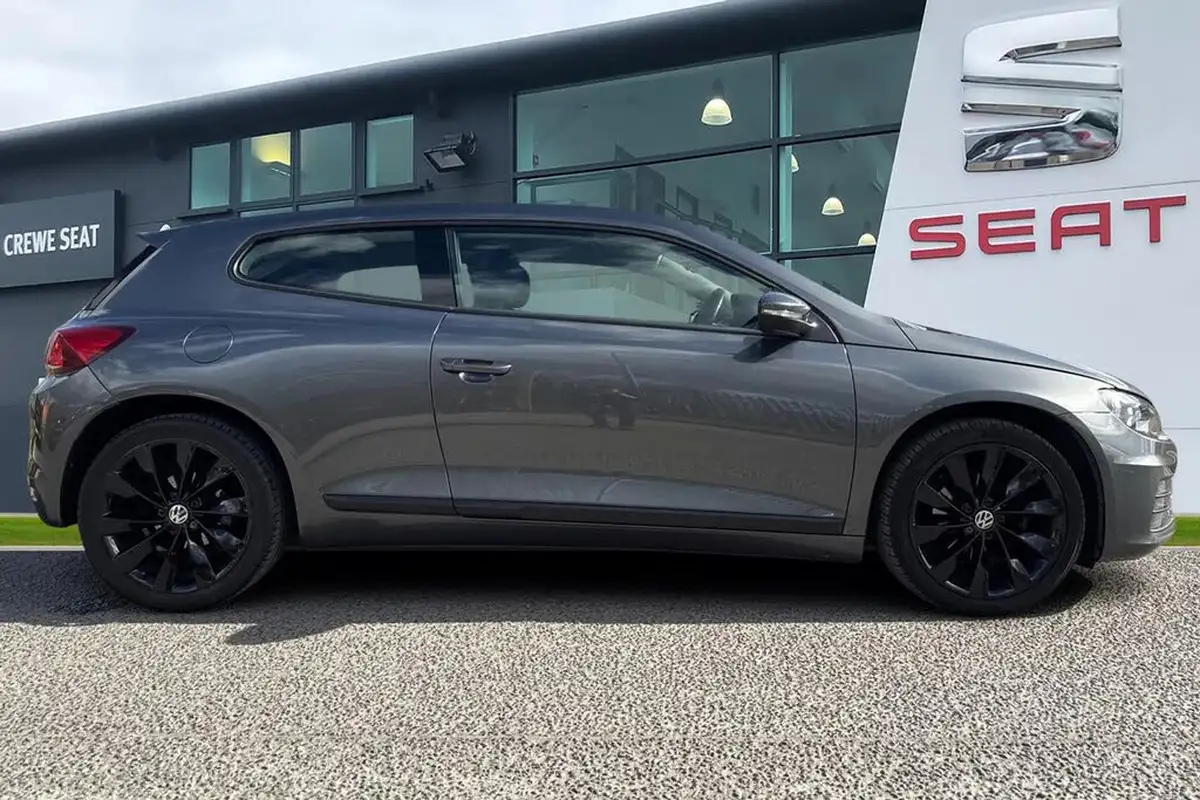 2015-volkswagen-scirocco-14-big-2