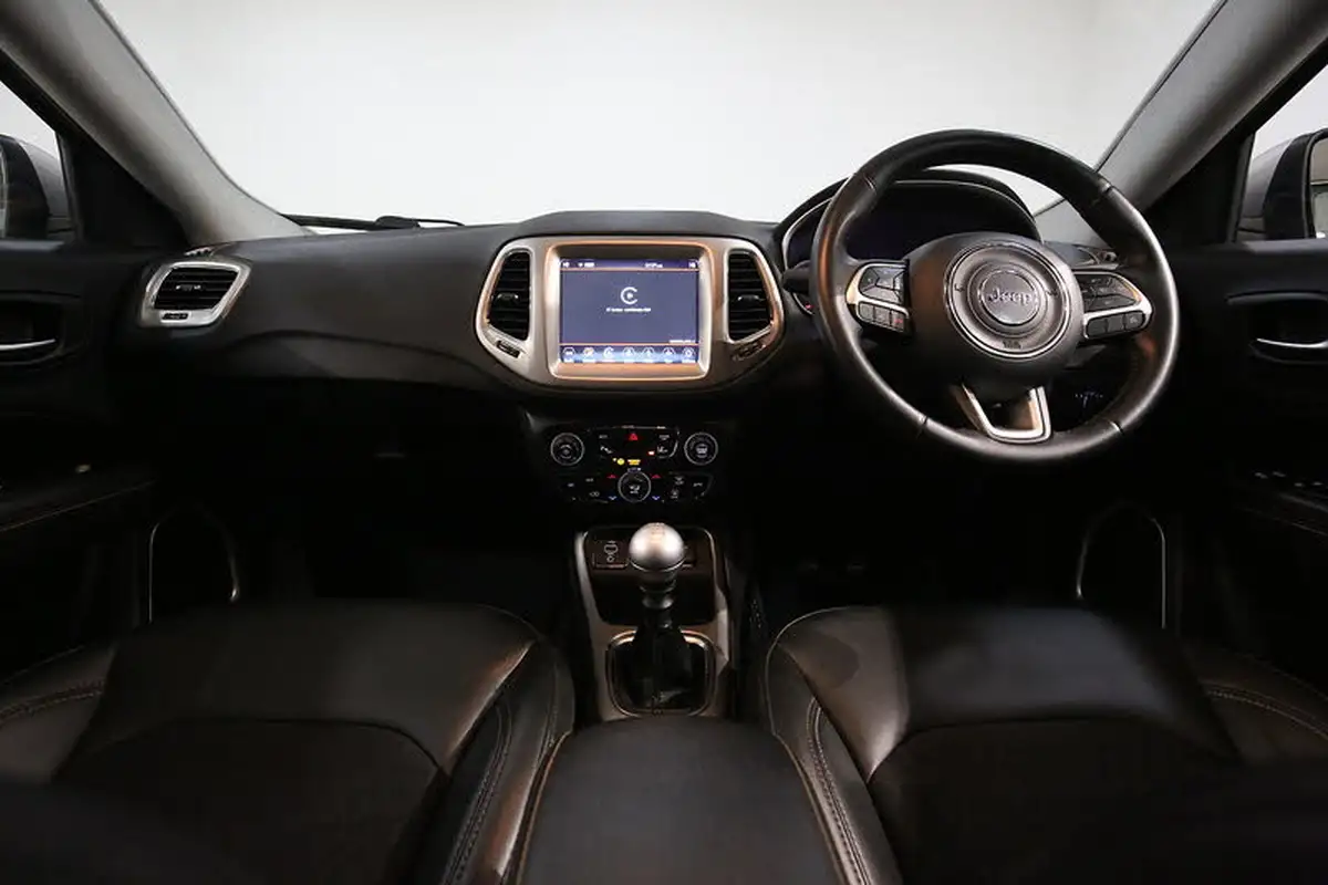 2019-jeep-compass-14-multiair-ii-longitude-big-1
