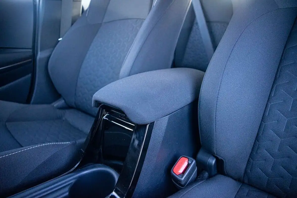 2022-toyota-corolla-18-vvt-i-icon-120bhp-trk-hatchback-5d-big-21