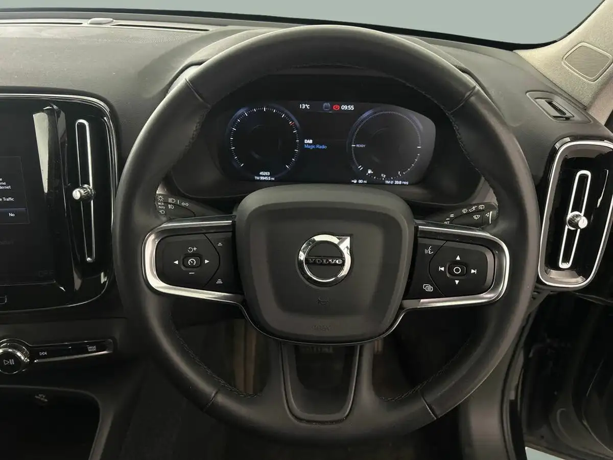 2022-volvo-xc40-15-t4-inscription-expression-big-22