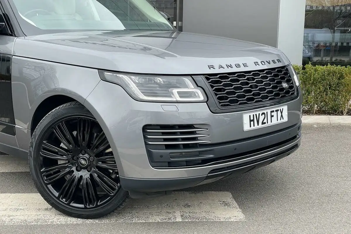 2021-land-rover-range-rover-30-d300-westminster-black-big-30