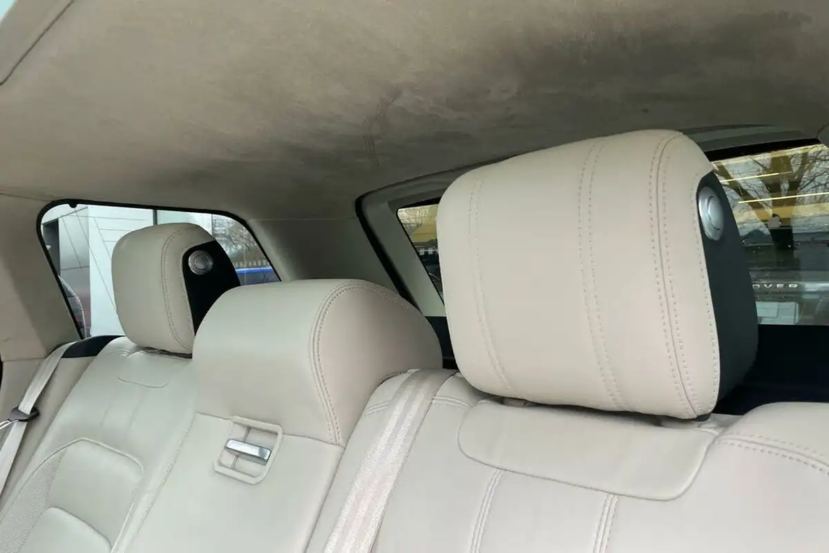 2021-land-rover-range-rover-30-d300-westminster-black-big-54