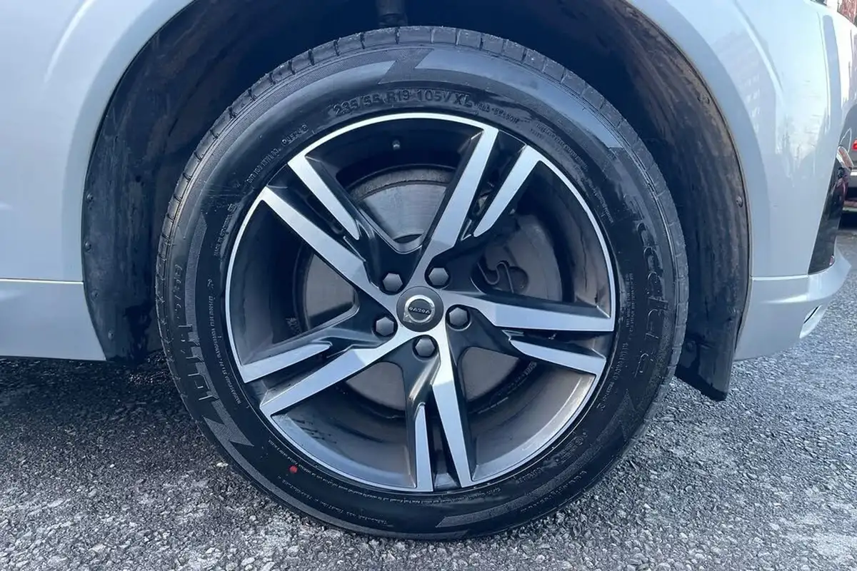 2019-volvo-xc60-20td-b5-r-design-big-6