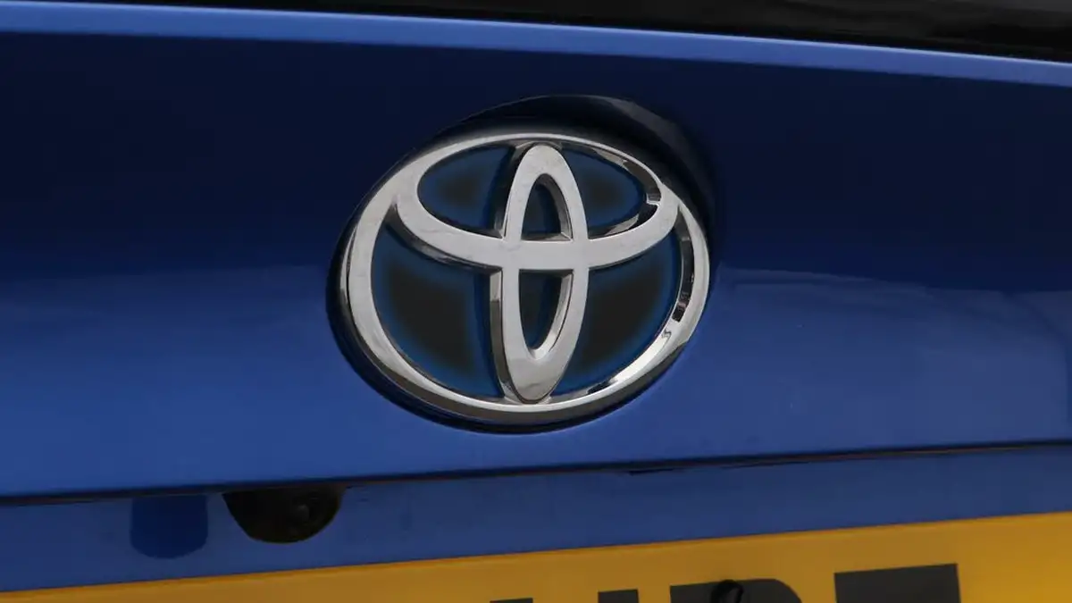 2022-toyota-c-hr-18-vvt-i-icon-big-22