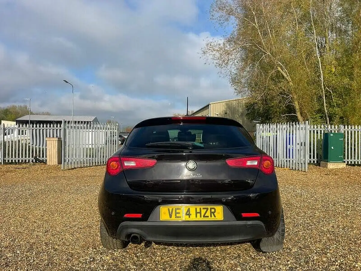 2014-alfa-romeo-giulietta-14-sportiva-nav-big-6