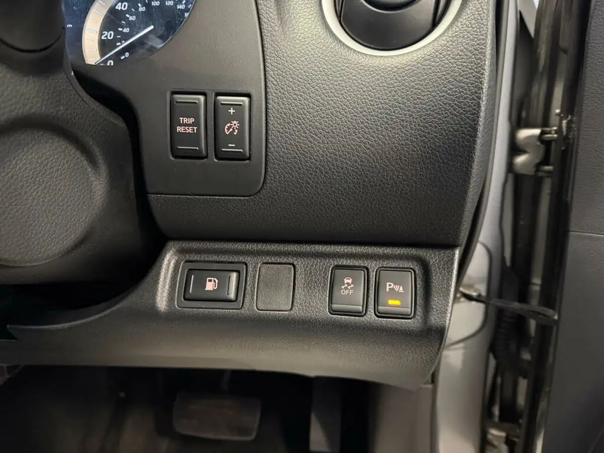 2018-nissan-navara-23dci-tekna-auto-big-21