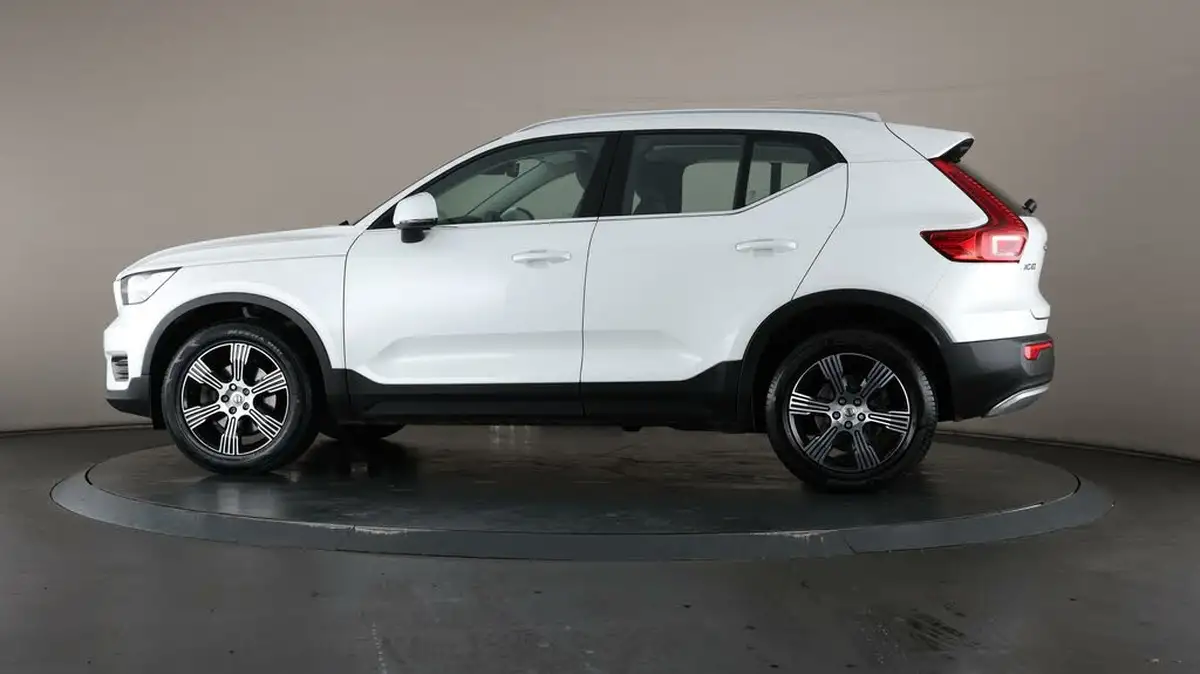 2022-volvo-xc40-20-b4-inscription-awd-big-26