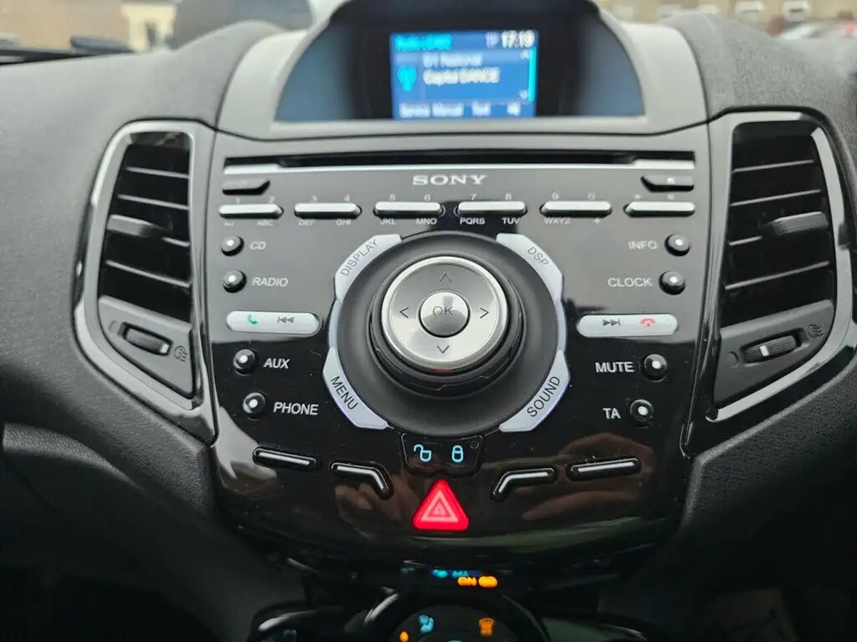 2014-ford-fiesta-16tdci-titanium-x-5d-big-16