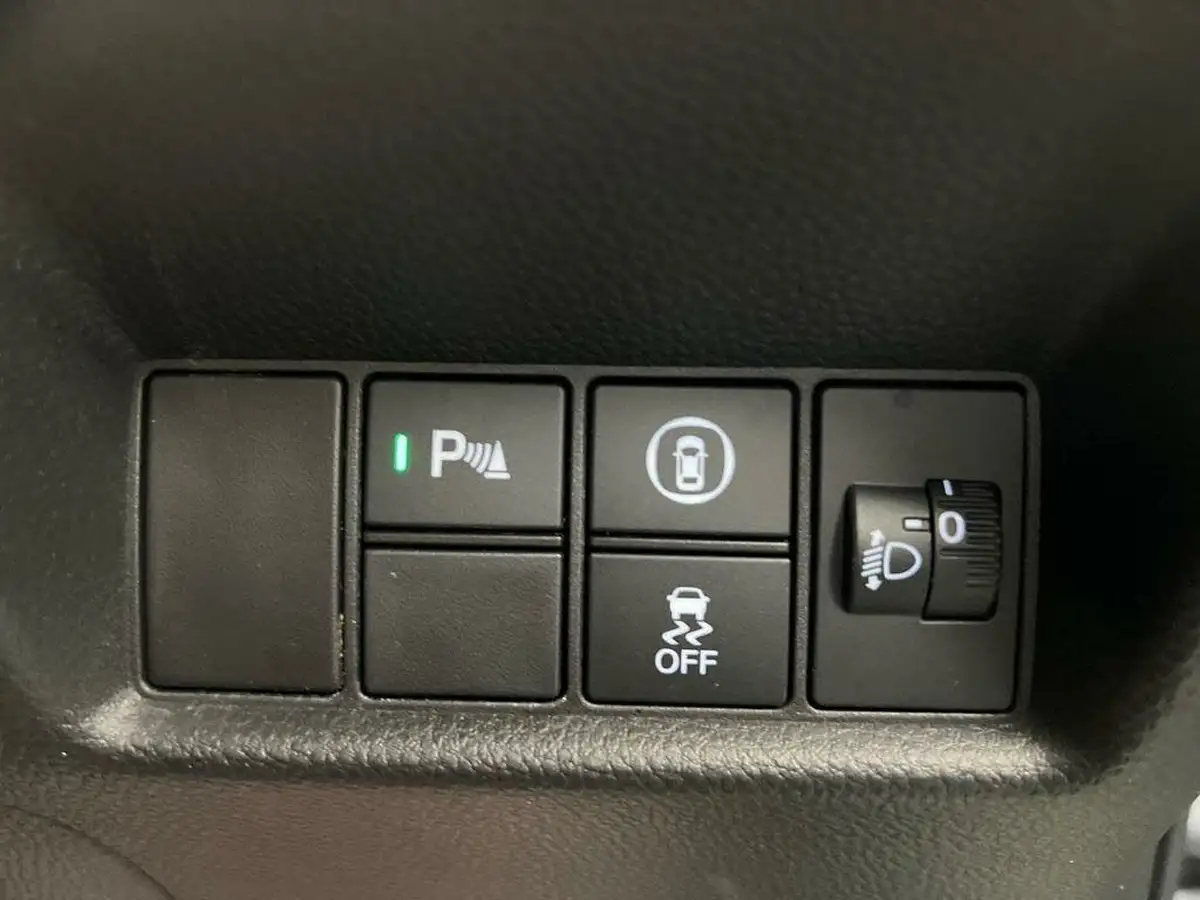2021-honda-jazz-15-i-mmd-sr-107ps-big-17