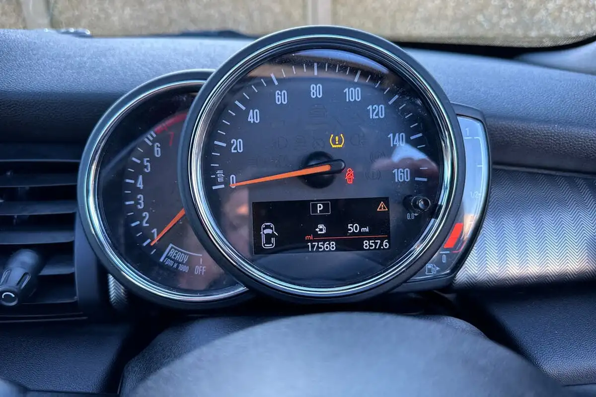2019-mini-cooper-20-cooper-s-exclusive-189bhp-hatchback-3d-auto-big-27
