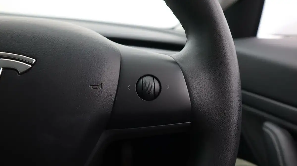 2019-tesla-model-3-e-standard-plus-big-26